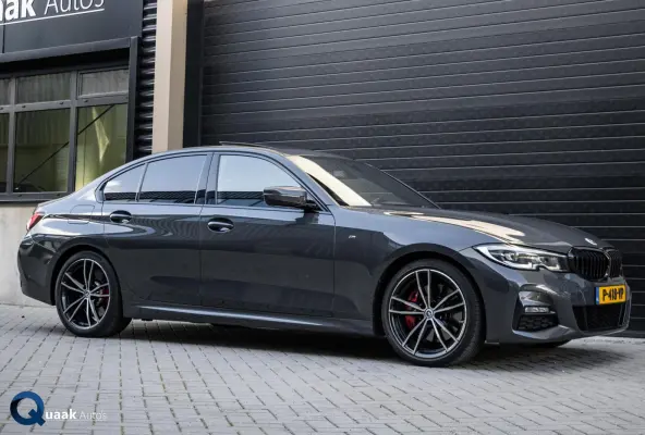318i M-Sport 4-Cil | PANO | CARBON | DRAVITGRAU | ALCANTARA | CARPLAY | 50 JAHRE