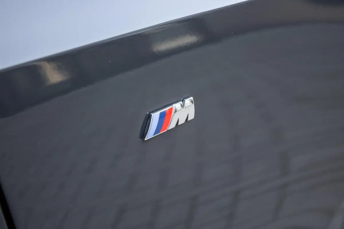 318i M-Sport 4-Cil | PANO | CARBON | DRAVITGRAU | ALCANTARA | CARPLAY | 50 JAHRE
