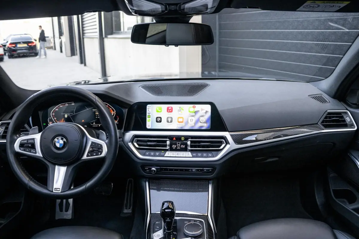 318i M-Sport 4-Cil | PANO | CARBON | DRAVITGRAU | ALCANTARA | CARPLAY | 50 JAHRE