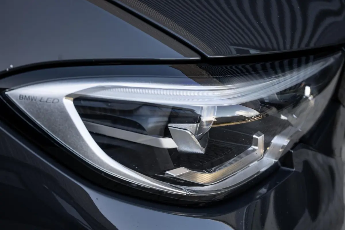 318i M-Sport 4-Cil | PANO | CARBON | DRAVITGRAU | ALCANTARA | CARPLAY | 50 JAHRE