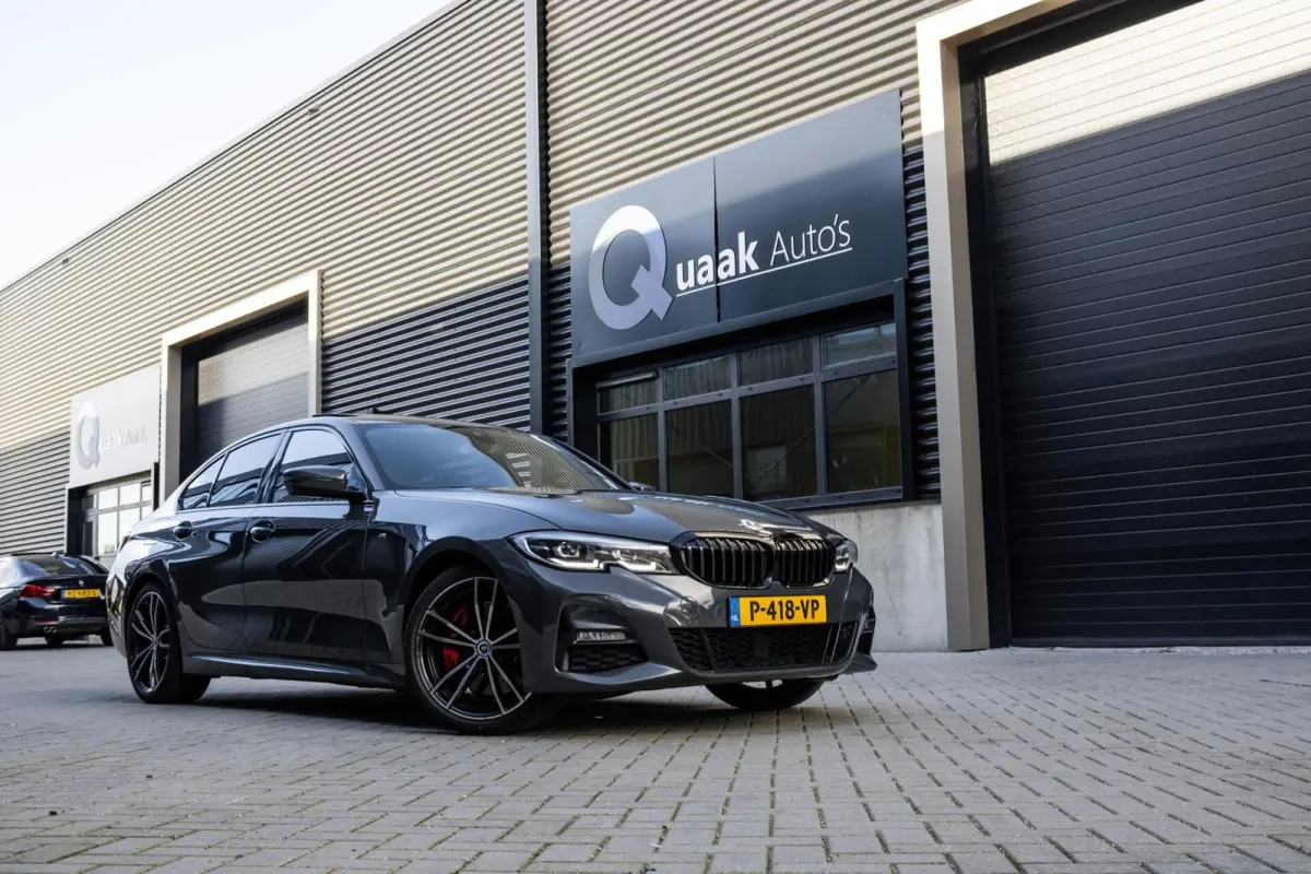 318i M-Sport 4-Cil | PANO | CARBON | DRAVITGRAU | ALCANTARA | CARPLAY | 50 JAHRE