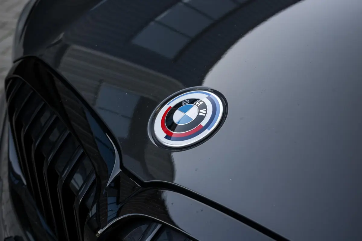 318i M-Sport 4-Cil | PANO | CARBON | DRAVITGRAU | ALCANTARA | CARPLAY | 50 JAHRE