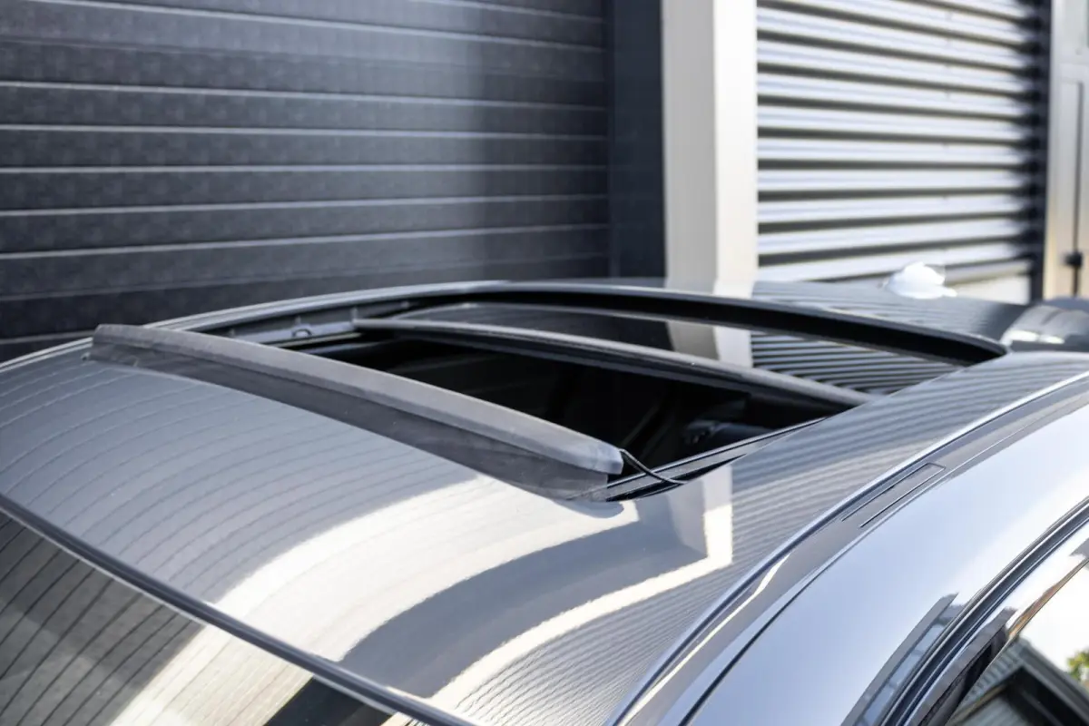 318i M-Sport 4-Cil | PANO | CARBON | DRAVITGRAU | ALCANTARA | CARPLAY | 50 JAHRE
