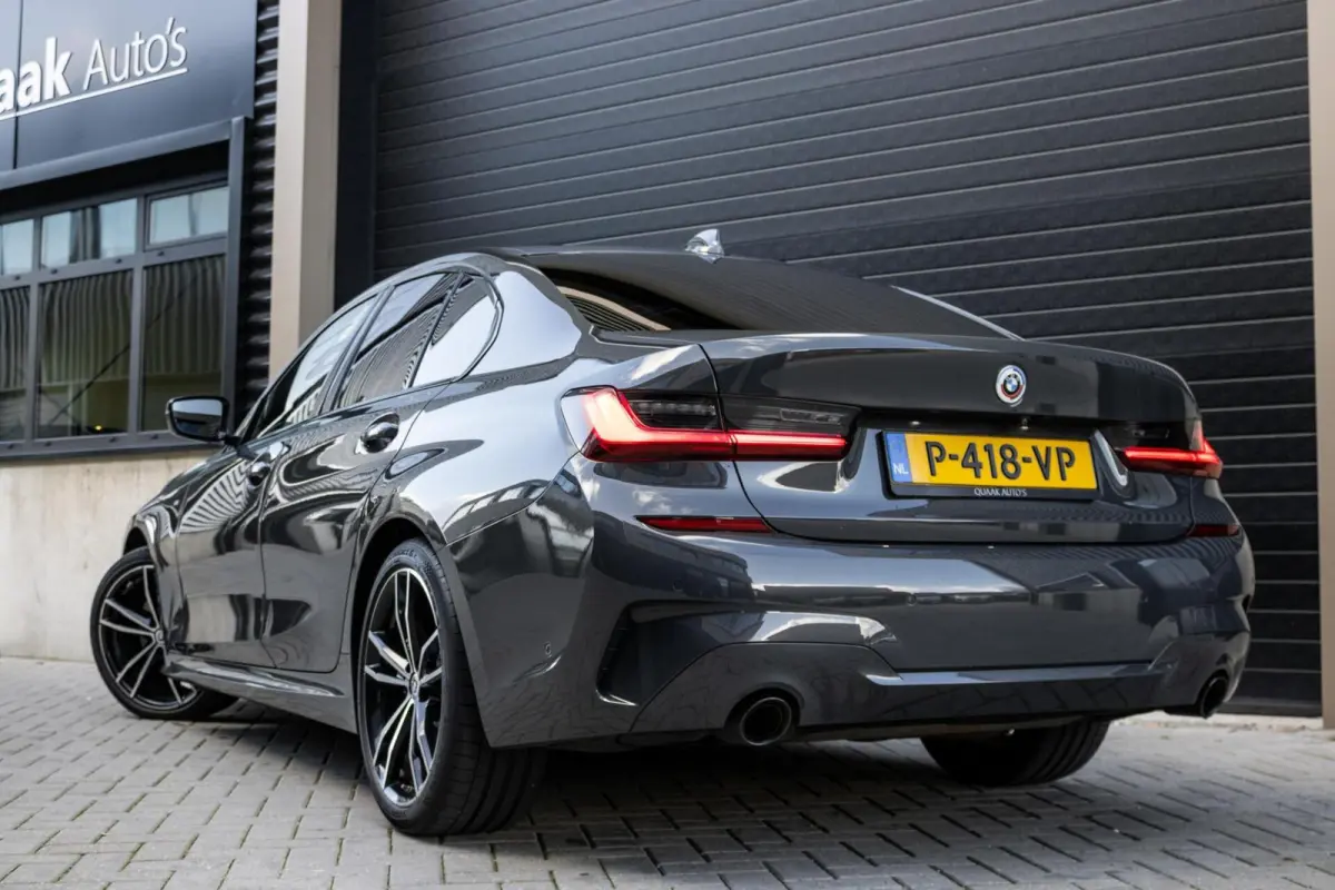 318i M-Sport 4-Cil | PANO | CARBON | DRAVITGRAU | ALCANTARA | CARPLAY | 50 JAHRE