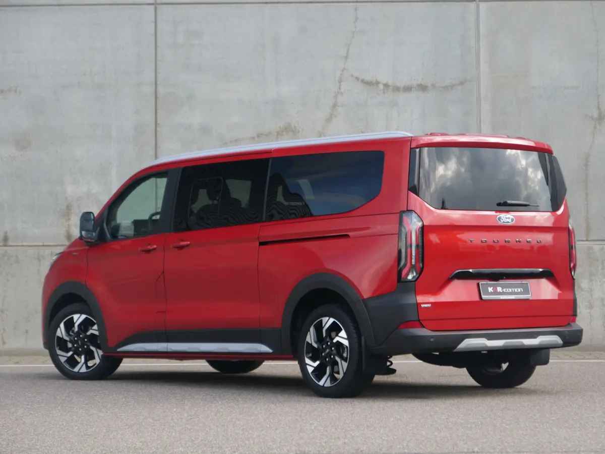 Tourneo 2.5 PHEV L2H1 Titanium | 8-persoons | Active | B&O sound | panorama..