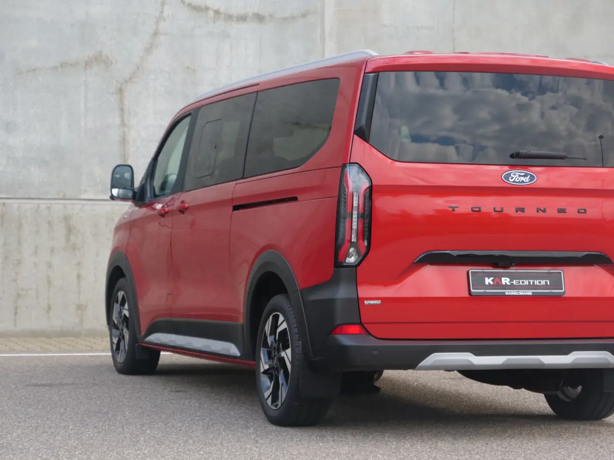 Tourneo 2.5 PHEV L2H1 Titanium | 8-persoons | Active | B&O sound | panorama..