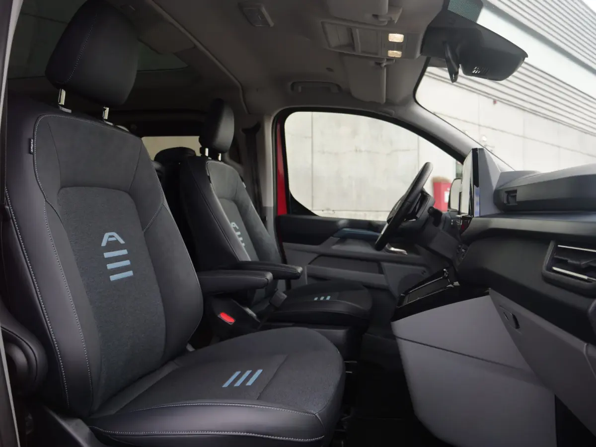 Tourneo 2.5 PHEV L2H1 Titanium | 8-persoons | Active | B&O sound | panorama..