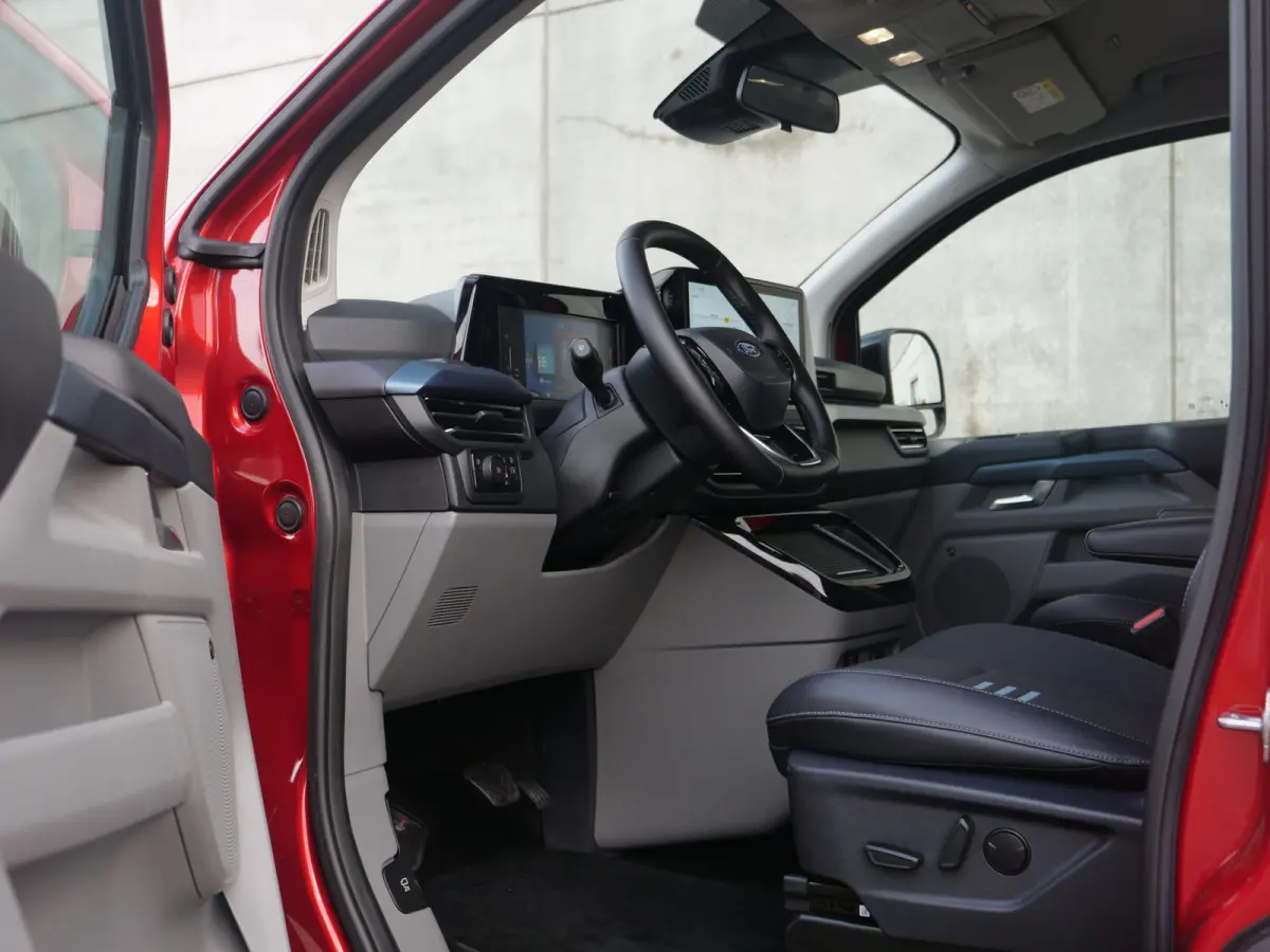 Tourneo 2.5 PHEV L2H1 Titanium | 8-persoons | Active | B&O sound | panorama..