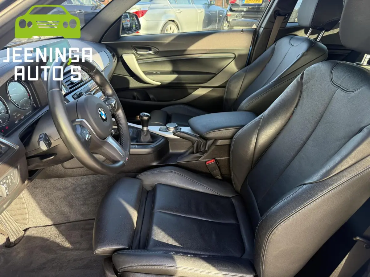116i Executive|M-pakket|Leer|Navi|Stoelverwarming