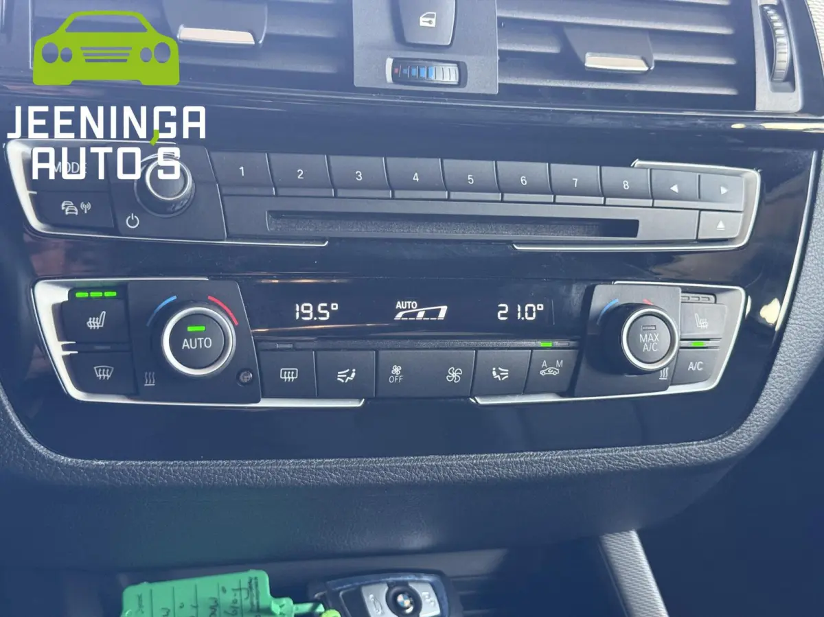116i Executive|M-pakket|Leer|Navi|Stoelverwarming
