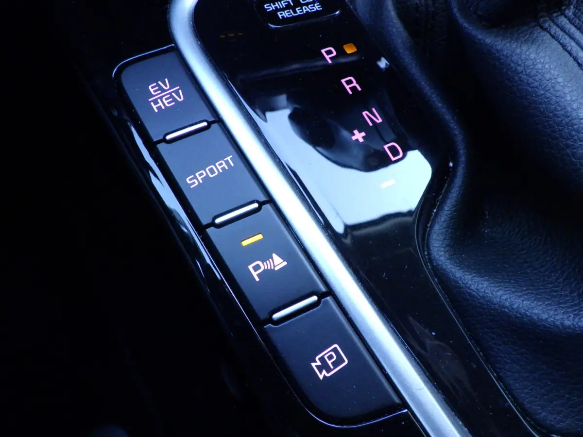1.6 GDI Plug-In PHEV DynamicLine, Camera, Cruise, Facelift!