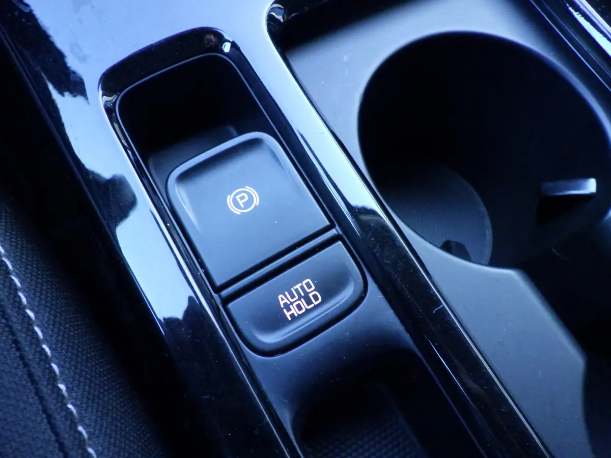 1.6 GDI Plug-In PHEV DynamicLine, Camera, Cruise, Facelift!