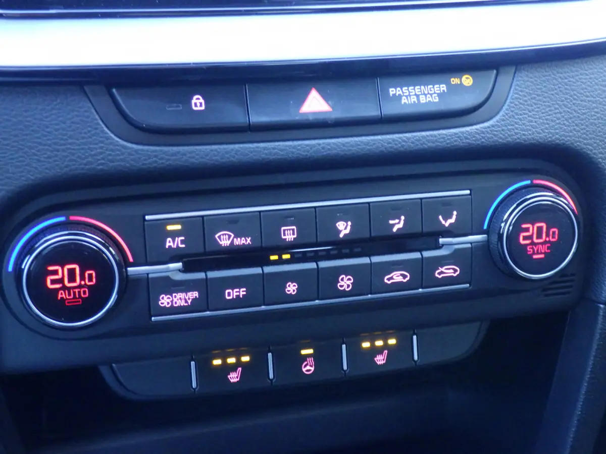 1.6 GDI Plug-In PHEV DynamicLine, Camera, Cruise, Facelift!
