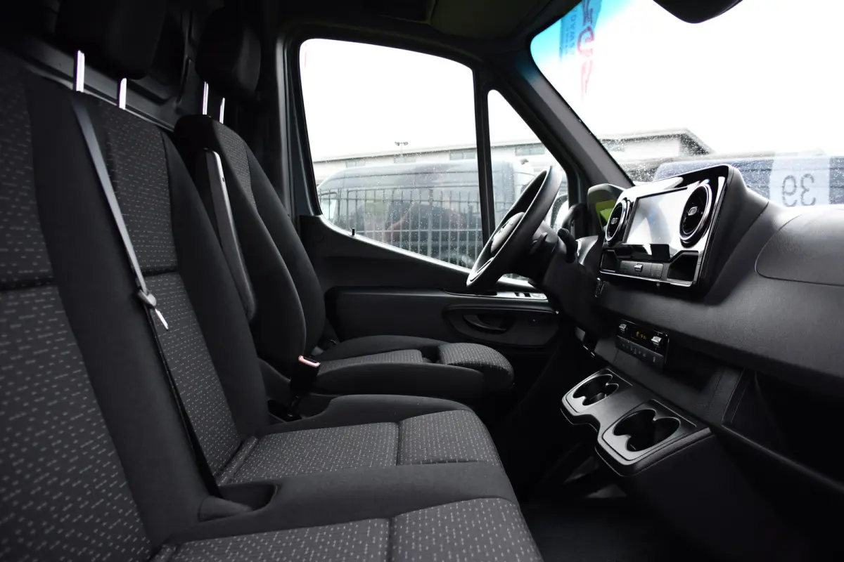 317 1.9 CDI L2H2 RWD PB Edition 360 Camera, Carplay, Cruise, 3500kg Trekhaak, Stoelverwarming, Standkachel, Automaat, 10,5'' Mbux, Uniek!