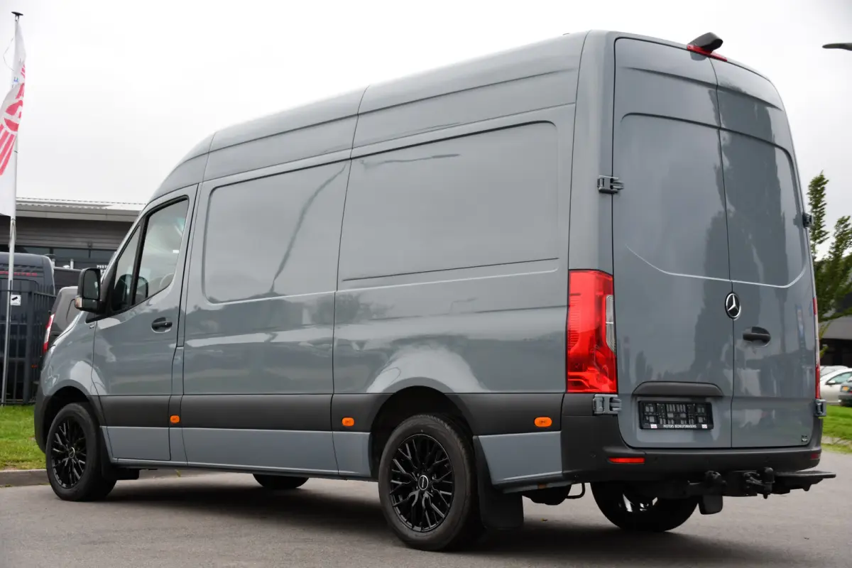 317 1.9 CDI L2H2 RWD PB Edition 360 Camera, Carplay, Cruise, 3500kg Trekhaak, Stoelverwarming, Standkachel, Automaat, 10,5'' Mbux, Uniek!