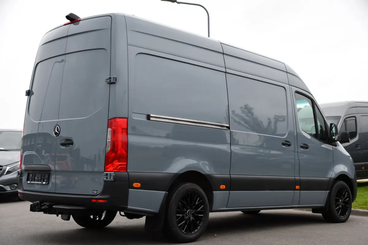317 1.9 CDI L2H2 RWD PB Edition 360 Camera, Carplay, Cruise, 3500kg Trekhaak, Stoelverwarming, Standkachel, Automaat, 10,5'' Mbux, Uniek!