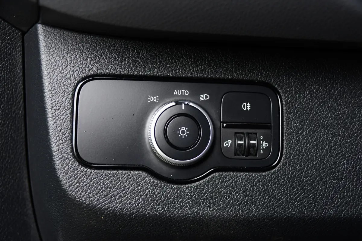 317 1.9 CDI L2H2 RWD PB Edition 360 Camera, Carplay, Cruise, 3500kg Trekhaak, Stoelverwarming, Standkachel, Automaat, 10,5'' Mbux, Uniek!
