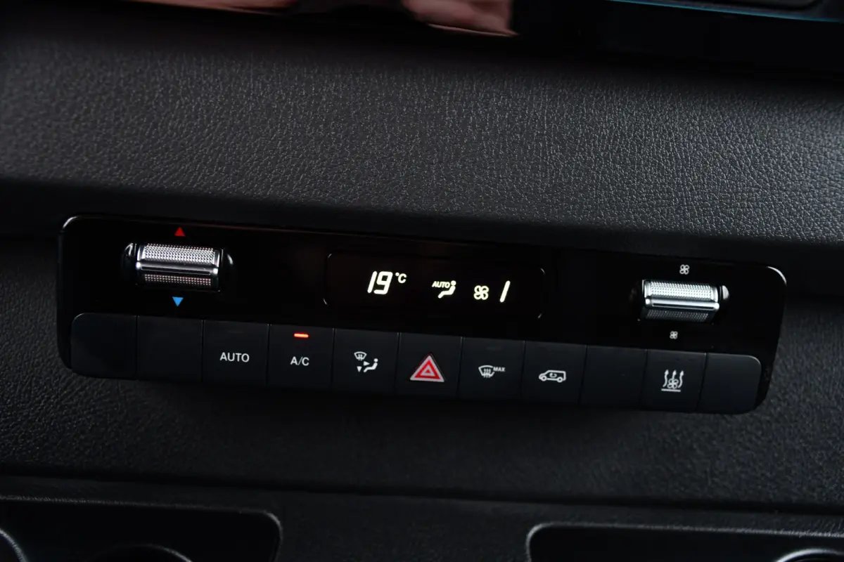 317 1.9 CDI L2H2 RWD PB Edition 360 Camera, Carplay, Cruise, 3500kg Trekhaak, Stoelverwarming, Standkachel, Automaat, 10,5'' Mbux, Uniek!