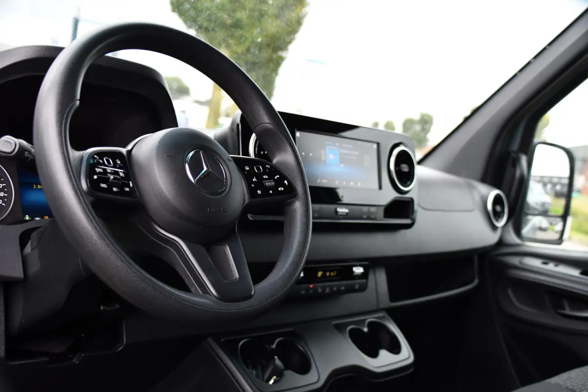 317 1.9 CDI L2H2 RWD PB Edition 360 Camera, Carplay, Cruise, 3500kg Trekhaak, Stoelverwarming, Standkachel, Automaat, 10,5'' Mbux, Uniek!