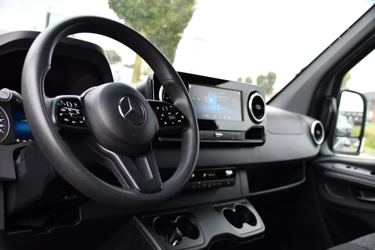 317 1.9 CDI L2H2 RWD PB Edition 360 Camera, Carplay, Cruise, 3500kg Trekhaak, Stoelverwarming, Standkachel, Automaat, 10,5'' Mbux, Uniek!