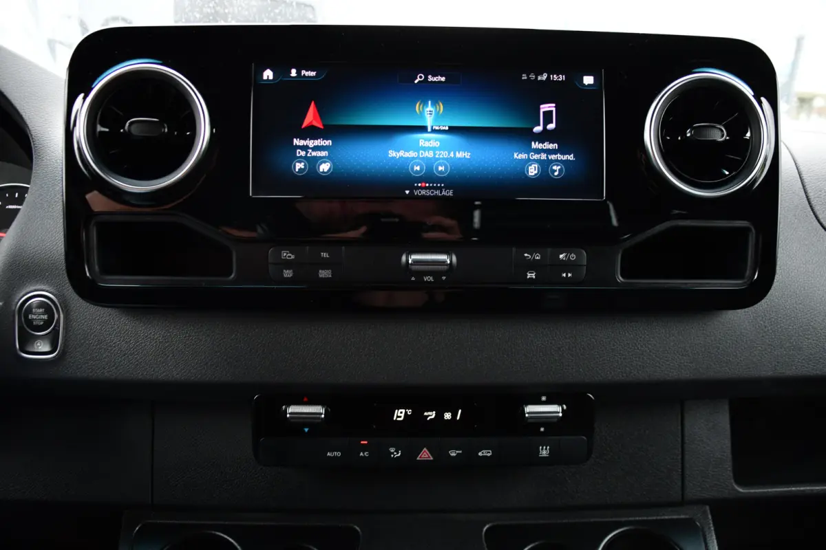 317 1.9 CDI L2H2 RWD PB Edition 360 Camera, Carplay, Cruise, 3500kg Trekhaak, Stoelverwarming, Standkachel, Automaat, 10,5'' Mbux, Uniek!