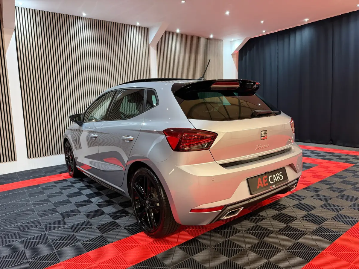 1.5 TSI FR Business Black Line Face lift Pano Camera Alcantara///