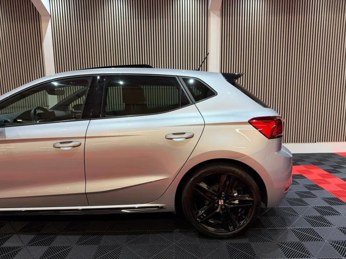 1.5 TSI FR Business Black Line Face lift Pano Camera Alcantara///