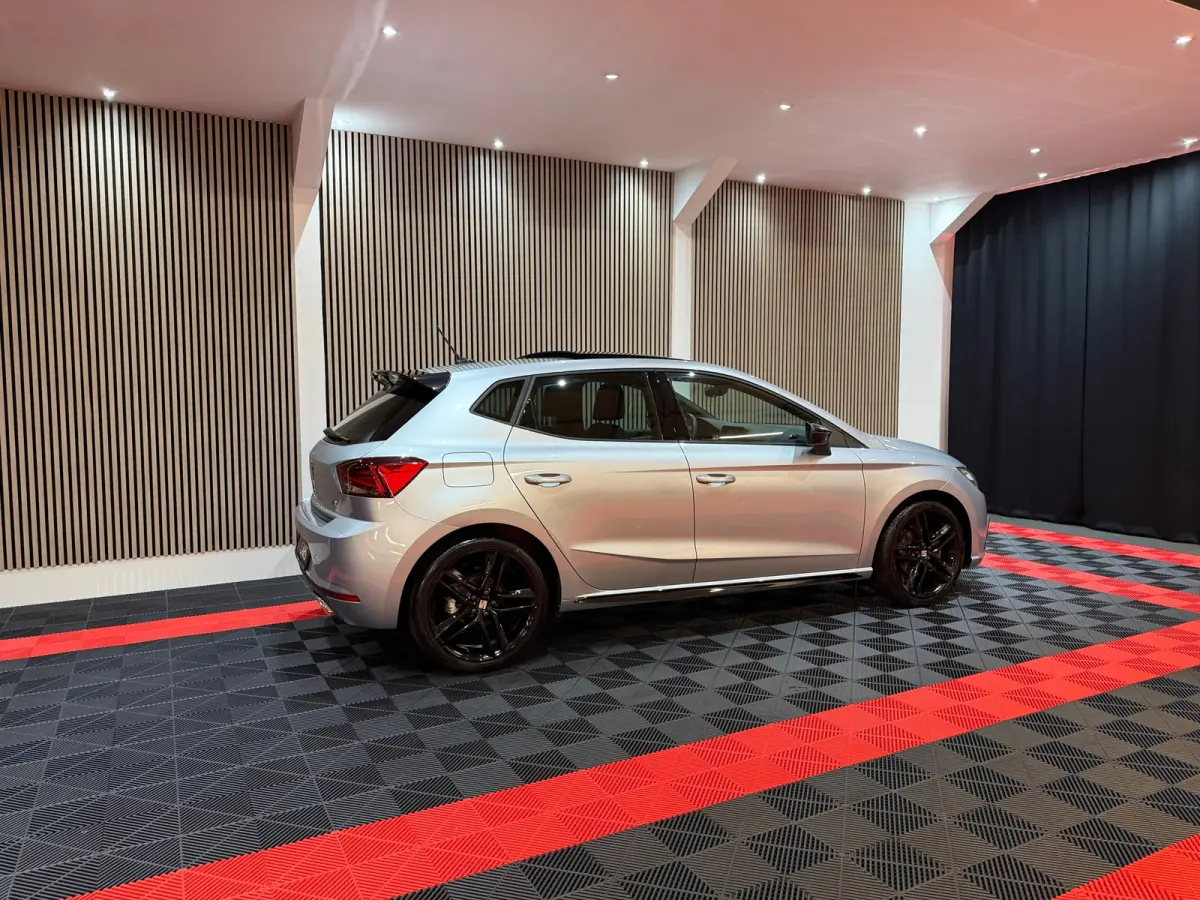 1.5 TSI FR Business Black Line Face lift Pano Camera Alcantara///