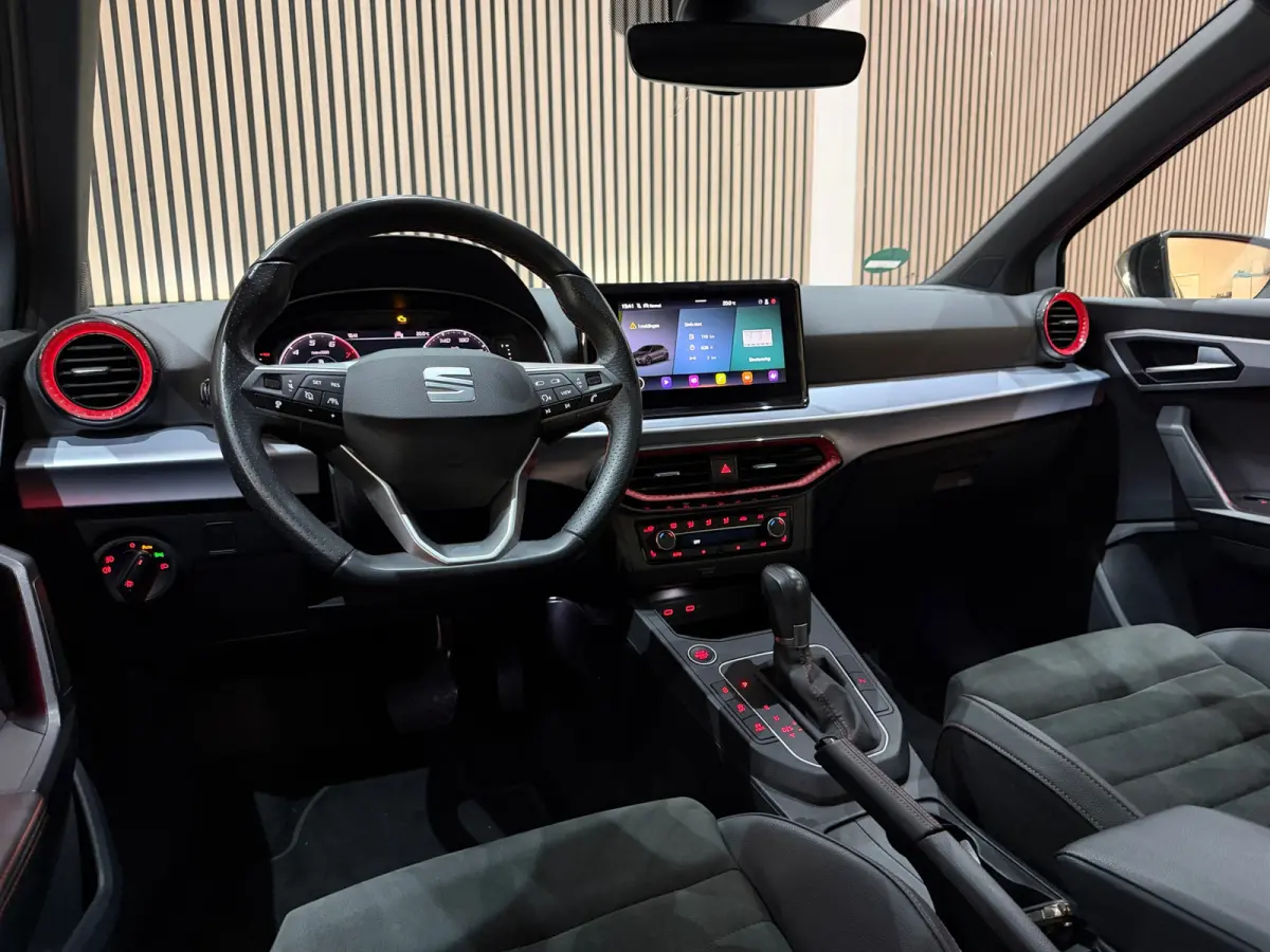 1.5 TSI FR Business Black Line Face lift Pano Camera Alcantara///