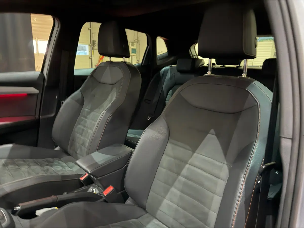 1.5 TSI FR Business Black Line Face lift Pano Camera Alcantara///