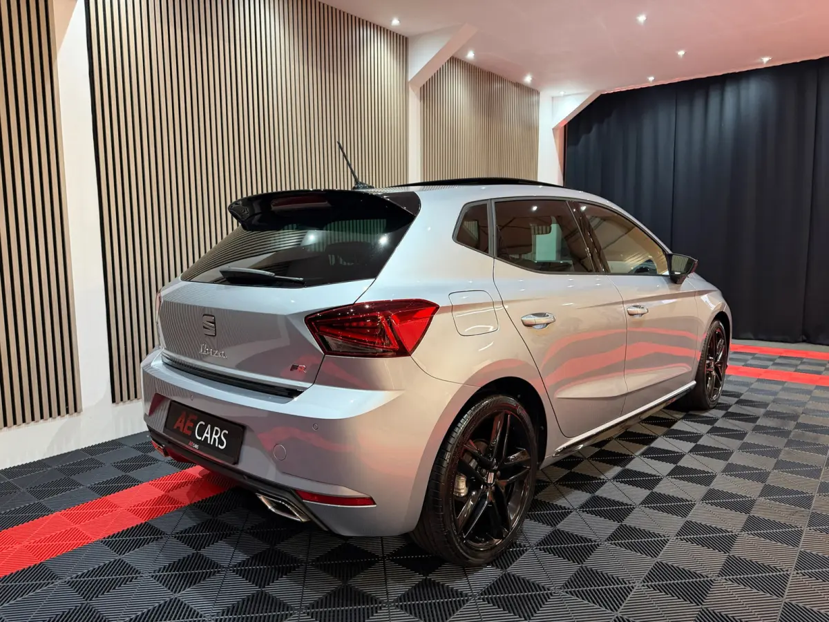 1.5 TSI FR Business Black Line Face lift Pano Camera Alcantara///