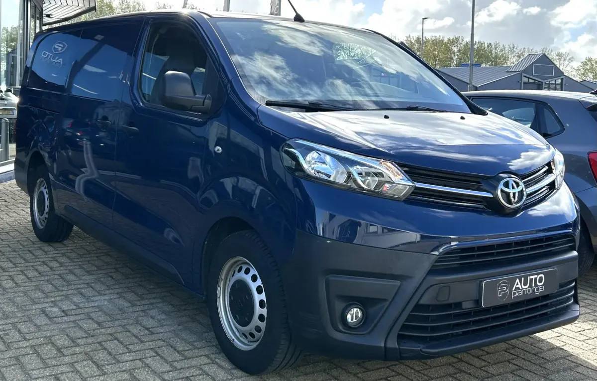 2.0 D-4D Cool Comfort 122PK | 2e Eigenaar | NL AUTO | NAP | Trekhaak | Cruise control | Achteruitrijcamera | Navigatie | Airco | 2 sleutels | NAP