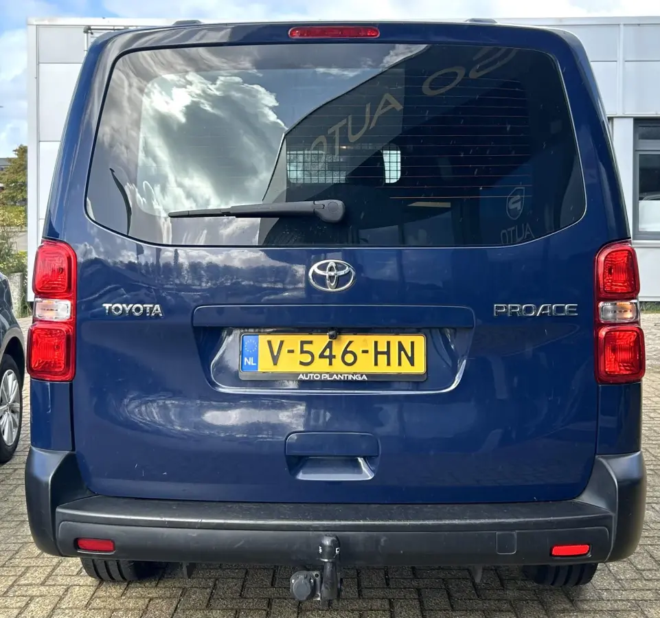 2.0 D-4D Cool Comfort 122PK | 2e Eigenaar | NL AUTO | NAP | Trekhaak | Cruise control | Achteruitrijcamera | Navigatie | Airco | 2 sleutels | NAP