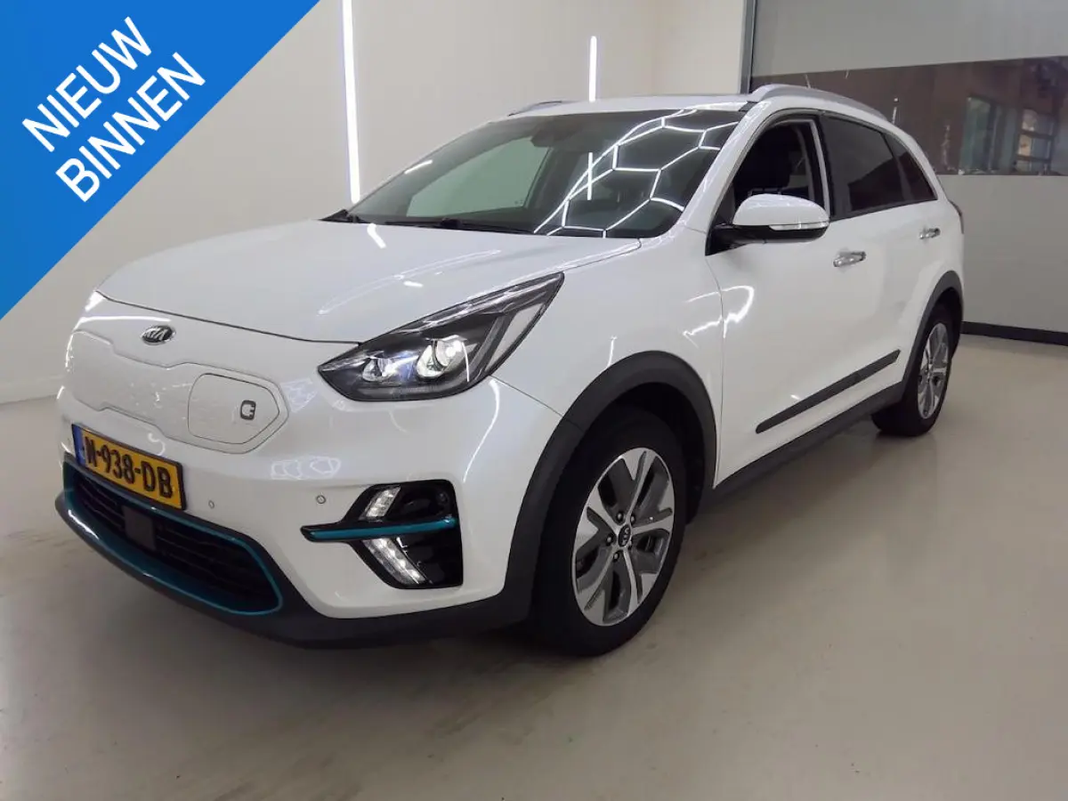 DYNAMICPLUSLINE 64 kWh (97% SOH) I AUTOMAAT I SCHUIF/KANTELDAK I ADAPTIVE CRUISE CONTROL I STOELVERWARMING