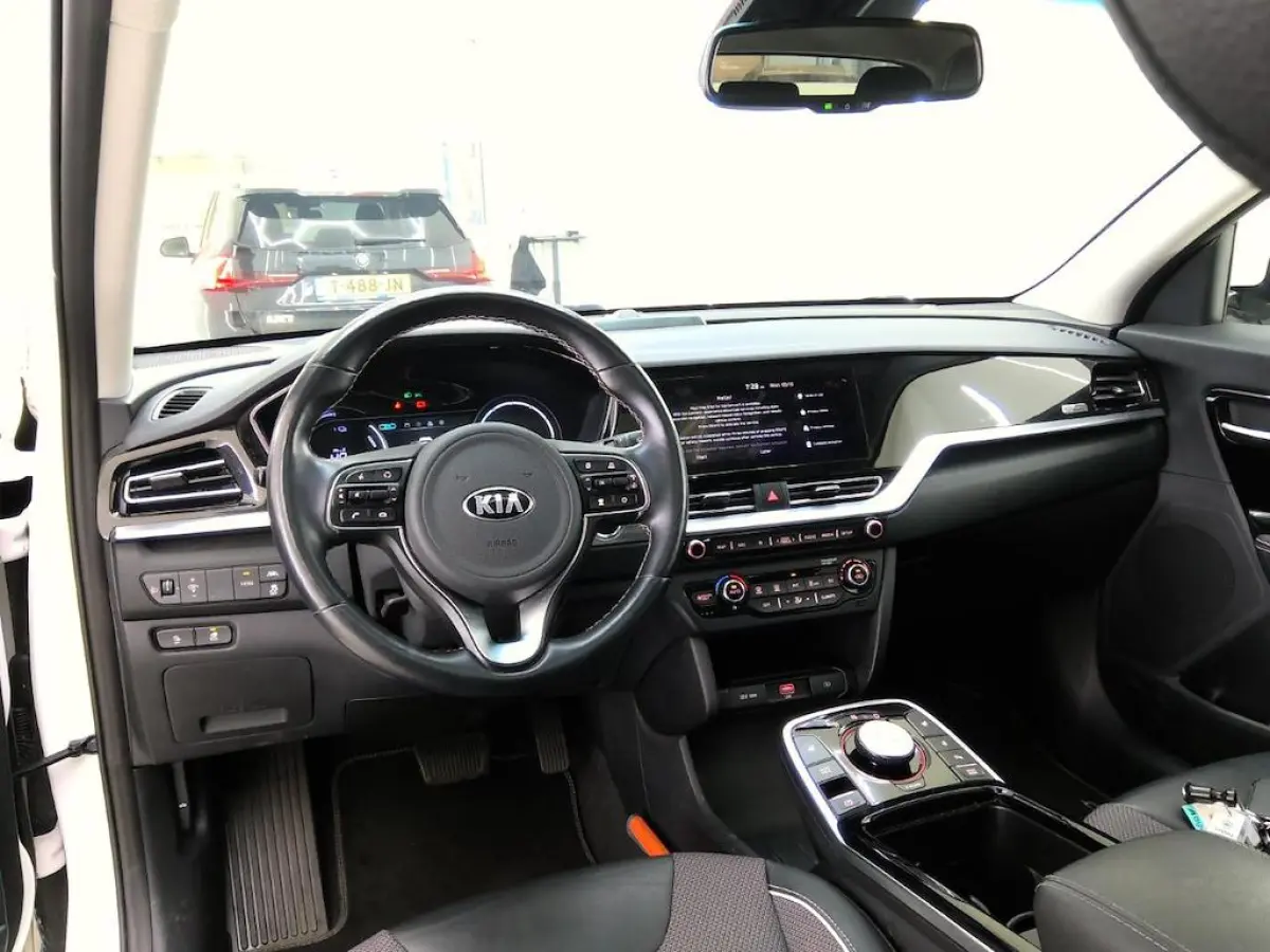 DYNAMICPLUSLINE 64 kWh (97% SOH) I AUTOMAAT I SCHUIF/KANTELDAK I ADAPTIVE CRUISE CONTROL I STOELVERWARMING