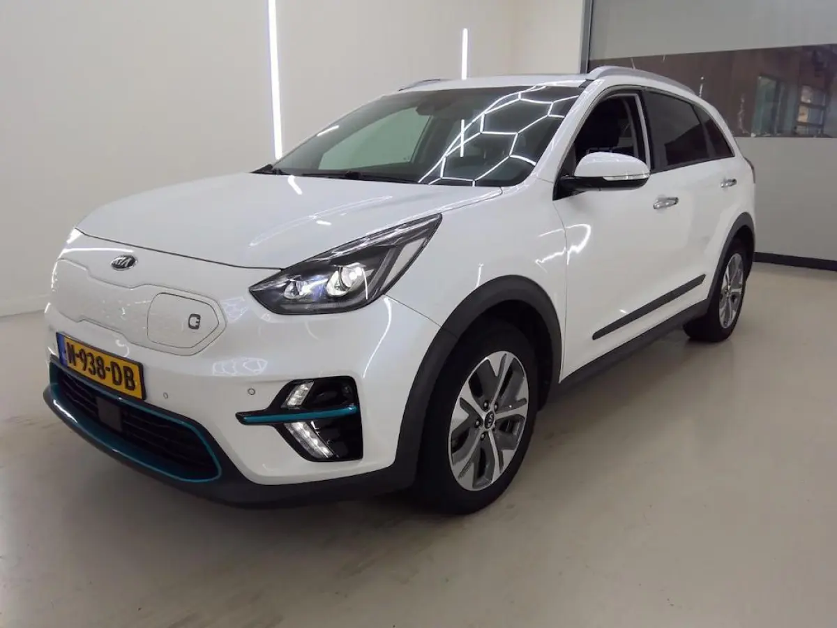 DYNAMICPLUSLINE 64 kWh (97% SOH) I AUTOMAAT I SCHUIF/KANTELDAK I ADAPTIVE CRUISE CONTROL I STOELVERWARMING