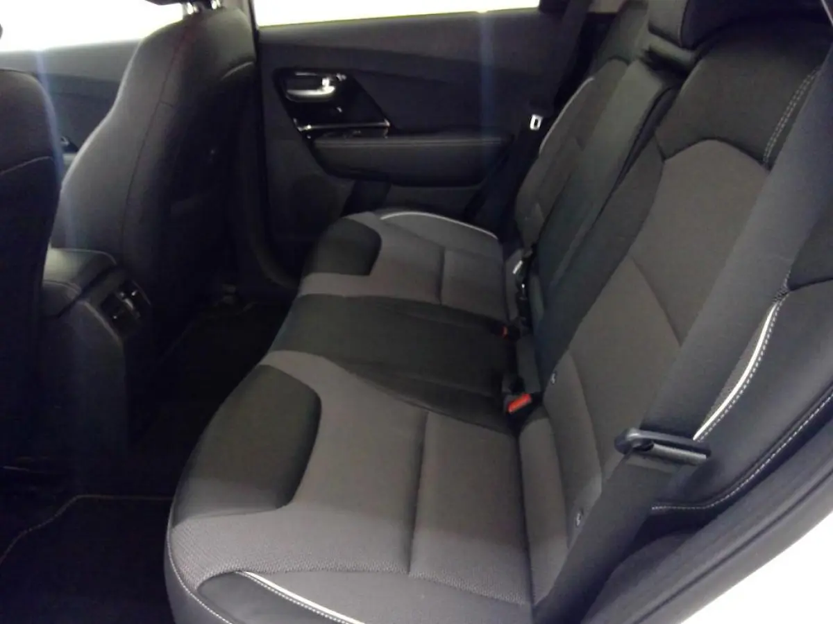 EDITION 64 kWh (98% SOH) I AUTOMAAT I TREKHAAK I P-CAMERA I APPLE CARPLAY I ADAPTIVE CRUISE CONTROL I STOELVERWARMING