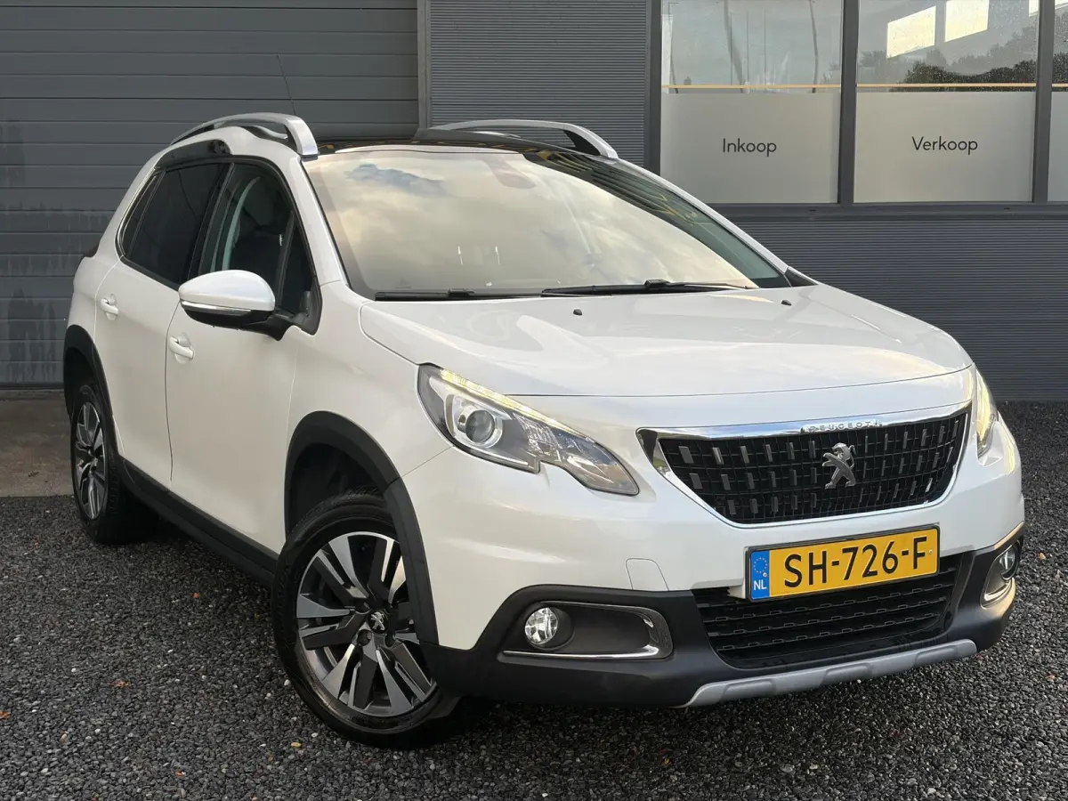 1.2 PureTech Allure ✓1e Eigenaar✓Pano✓Camera✓Navi✓D-riem vv in 2024✓Trekhaak✓Dealer Onderhouden✓Carplay✓Clima✓Cruise✓110pk✓Halfleder✓Pdc✓Lm velgen✓N.A.P✓Apk t