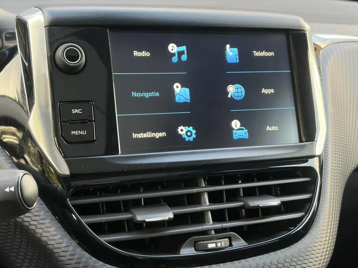 1.2 PureTech Allure ✓1e Eigenaar✓Pano✓Camera✓Navi✓D-riem vv in 2024✓Trekhaak✓Dealer Onderhouden✓Carplay✓Clima✓Cruise✓110pk✓Halfleder✓Pdc✓Lm velgen✓N.A.P✓Apk t