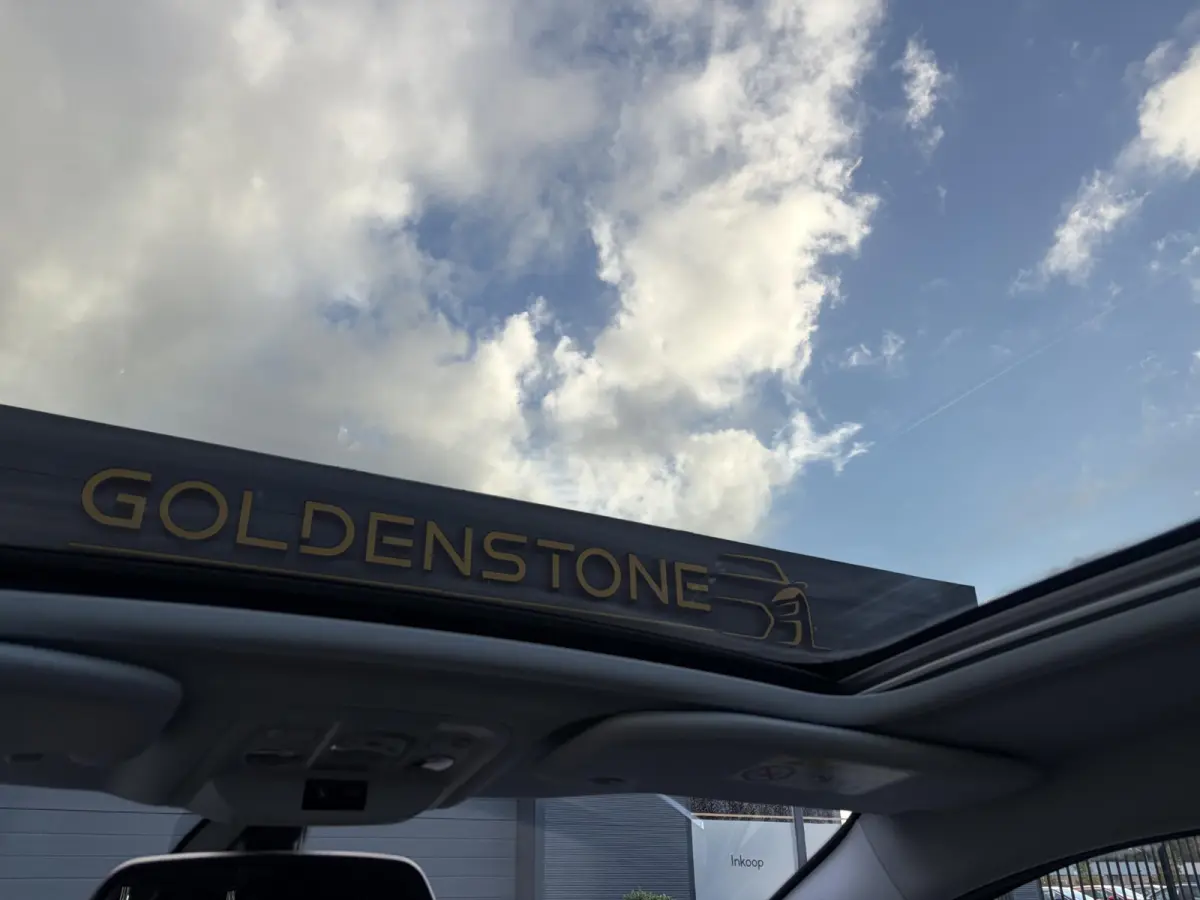 1.2 PureTech Allure ✓1e Eigenaar✓Pano✓Camera✓Navi✓D-riem vv in 2024✓Trekhaak✓Dealer Onderhouden✓Carplay✓Clima✓Cruise✓110pk✓Halfleder✓Pdc✓Lm velgen✓N.A.P✓Apk t