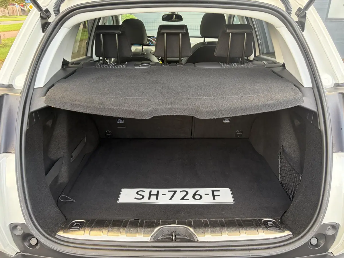 1.2 PureTech Allure ✓1e Eigenaar✓Pano✓Camera✓Navi✓D-riem vv in 2024✓Trekhaak✓Dealer Onderhouden✓Carplay✓Clima✓Cruise✓110pk✓Halfleder✓Pdc✓Lm velgen✓N.A.P✓Apk t