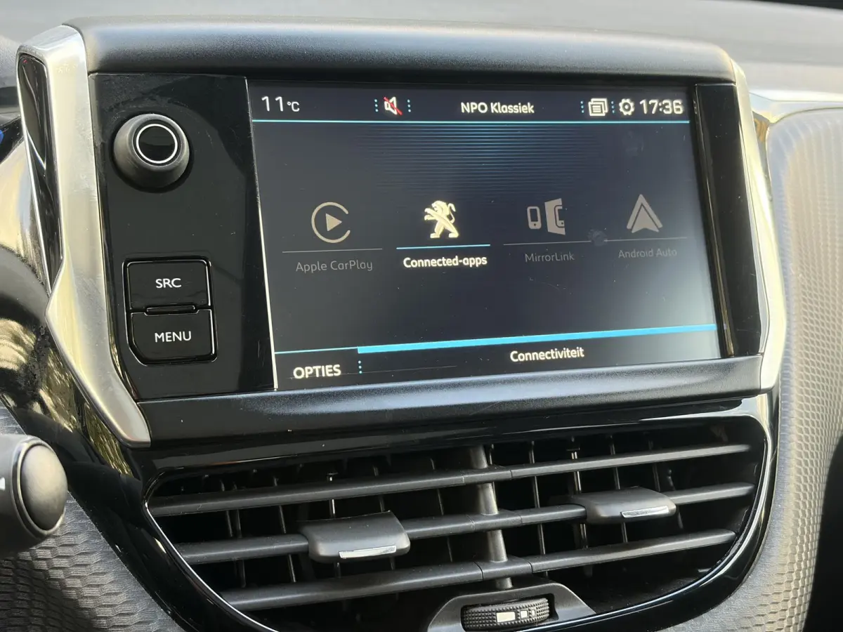 1.2 PureTech Allure ✓1e Eigenaar✓Pano✓Camera✓Navi✓D-riem vv in 2024✓Trekhaak✓Dealer Onderhouden✓Carplay✓Clima✓Cruise✓110pk✓Halfleder✓Pdc✓Lm velgen✓N.A.P✓Apk t