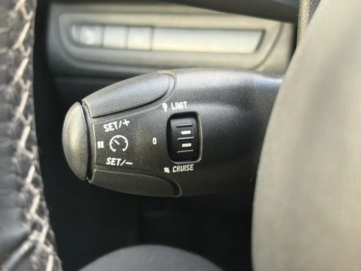 1.2 PureTech Allure ✓1e Eigenaar✓Pano✓Camera✓Navi✓D-riem vv in 2024✓Trekhaak✓Dealer Onderhouden✓Carplay✓Clima✓Cruise✓110pk✓Halfleder✓Pdc✓Lm velgen✓N.A.P✓Apk t