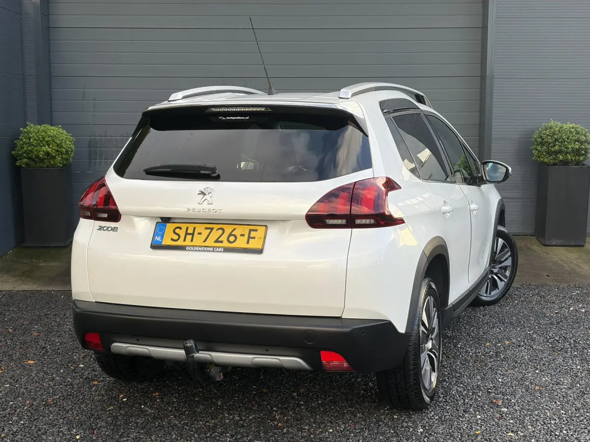 1.2 PureTech Allure ✓1e Eigenaar✓Pano✓Camera✓Navi✓D-riem vv in 2024✓Trekhaak✓Dealer Onderhouden✓Carplay✓Clima✓Cruise✓110pk✓Halfleder✓Pdc✓Lm velgen✓N.A.P✓Apk t