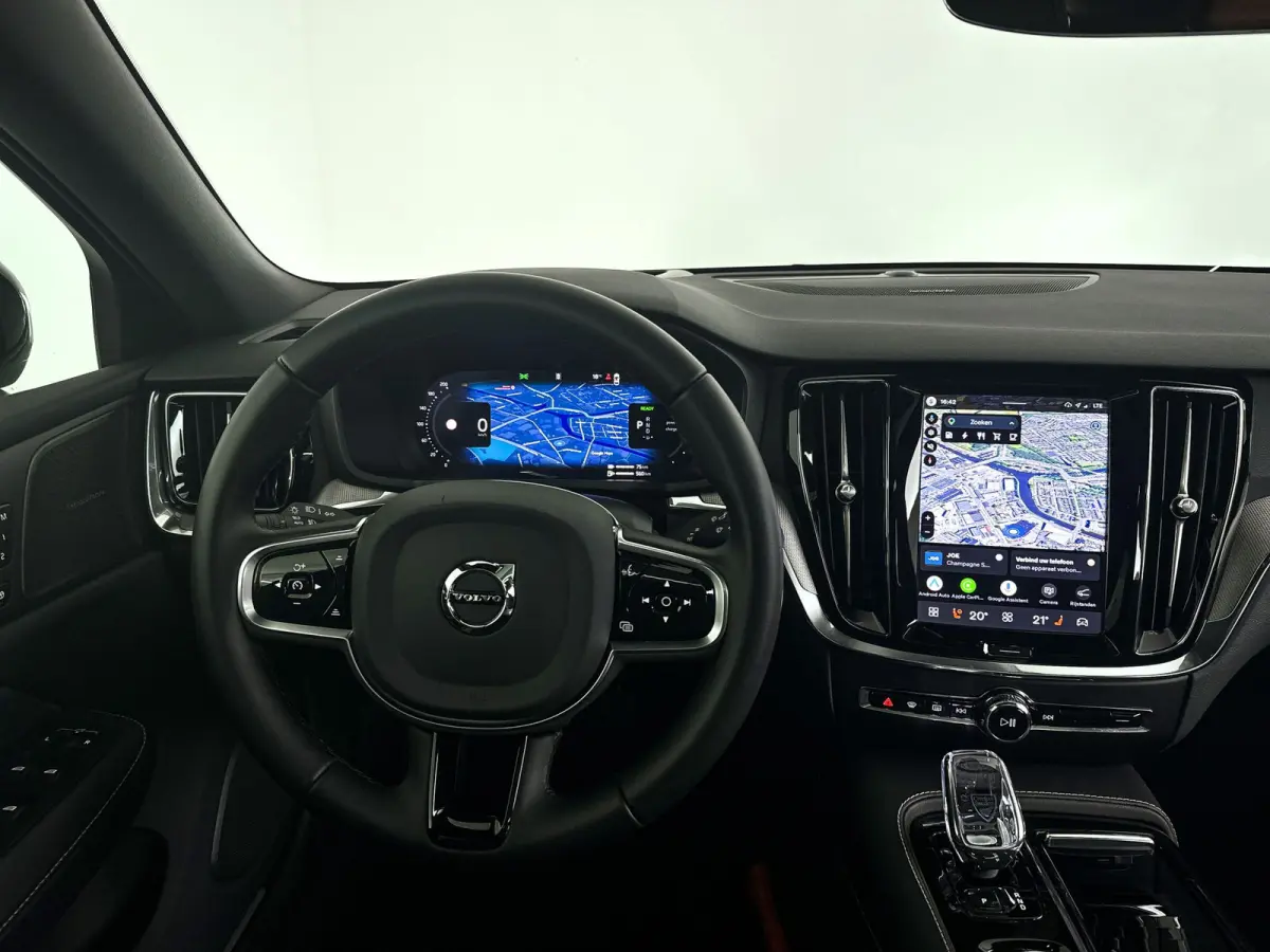 T8 Plug-in hybrid AWD Plus Dark | SOH 100% | Panoramadak | 360° camera | Head-up display | Harman Kardon | Stoel- en stuurverwarming | Trekhaak