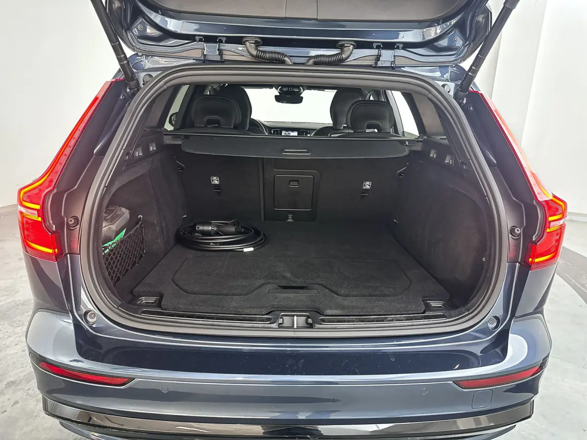 T8 Plug-in hybrid AWD Plus Dark | SOH 100% | Panoramadak | 360° camera | Head-up display | Harman Kardon | Stoel- en stuurverwarming | Trekhaak