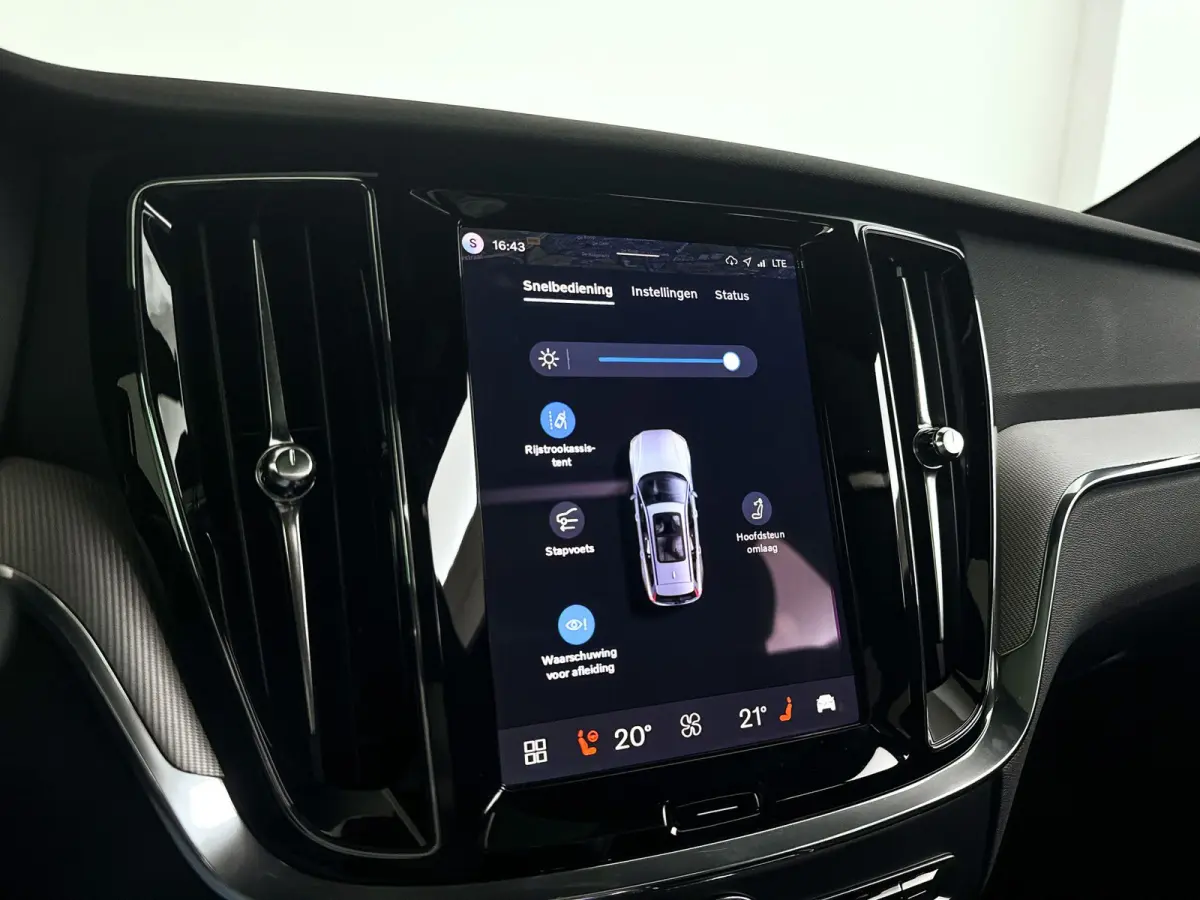 T8 Plug-in hybrid AWD Plus Dark | SOH 100% | Panoramadak | 360° camera | Head-up display | Harman Kardon | Stoel- en stuurverwarming | Trekhaak