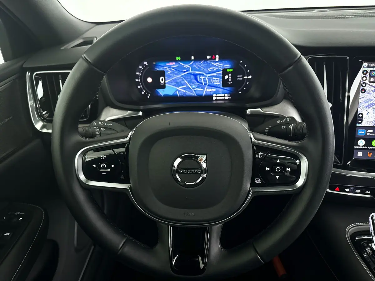T8 Plug-in hybrid AWD Plus Dark | SOH 100% | Panoramadak | 360° camera | Head-up display | Harman Kardon | Stoel- en stuurverwarming | Trekhaak
