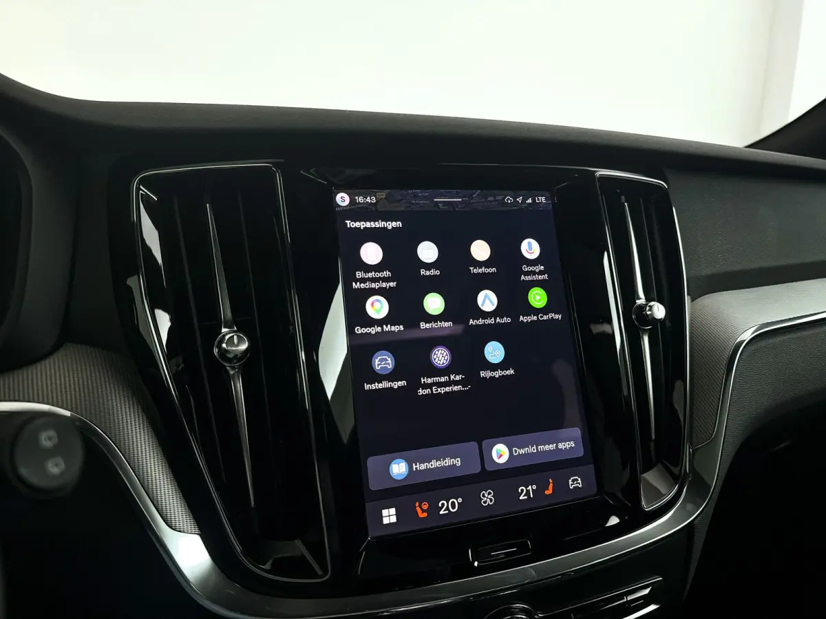 T8 Plug-in hybrid AWD Plus Dark | SOH 100% | Panoramadak | 360° camera | Head-up display | Harman Kardon | Stoel- en stuurverwarming | Trekhaak