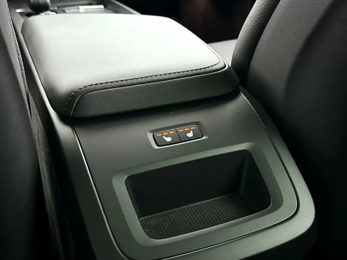 B3 Essential Edition | Parkeercamera | Stoel- en stuurverwarming | Trekhaak
